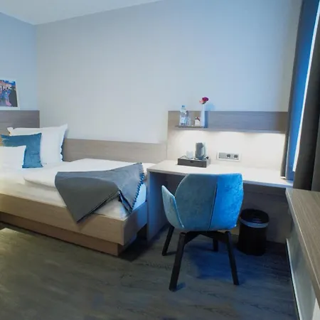 מלון Hotel-restaurant Fueck 3*