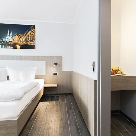 فندق Hotel-restaurant Fueck ليفركوزن